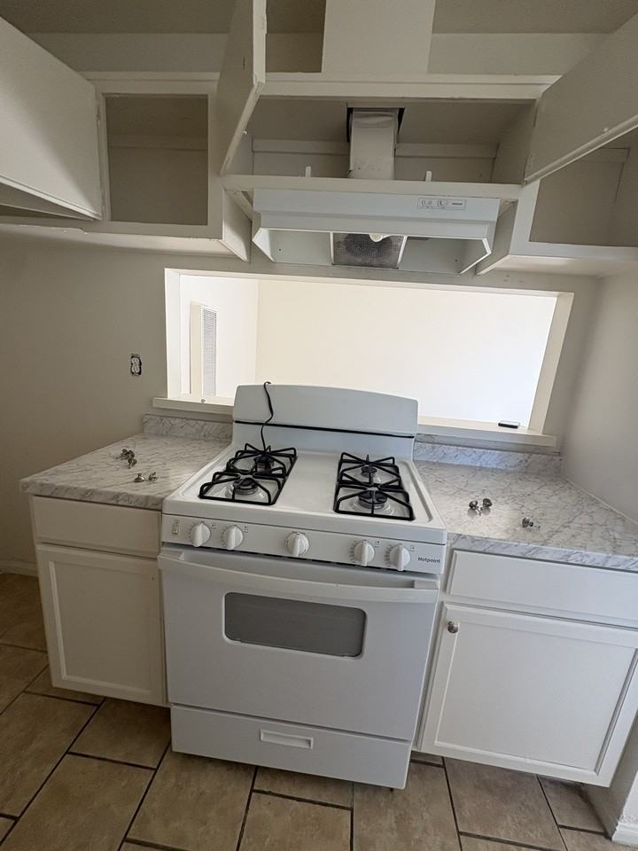 631 West Channel Islands Boulevard - Photo 4 of 10