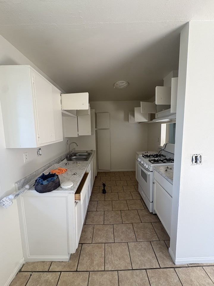 631 West Channel Islands Boulevard - Photo 5 of 10