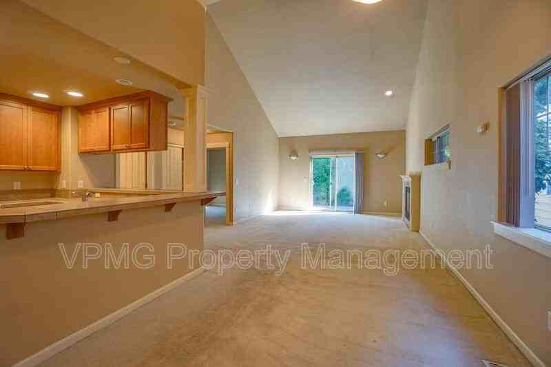 8019 Ne 61st St - Photo 6 of 38