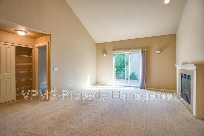 8019 Ne 61st St - Photo 7 of 38