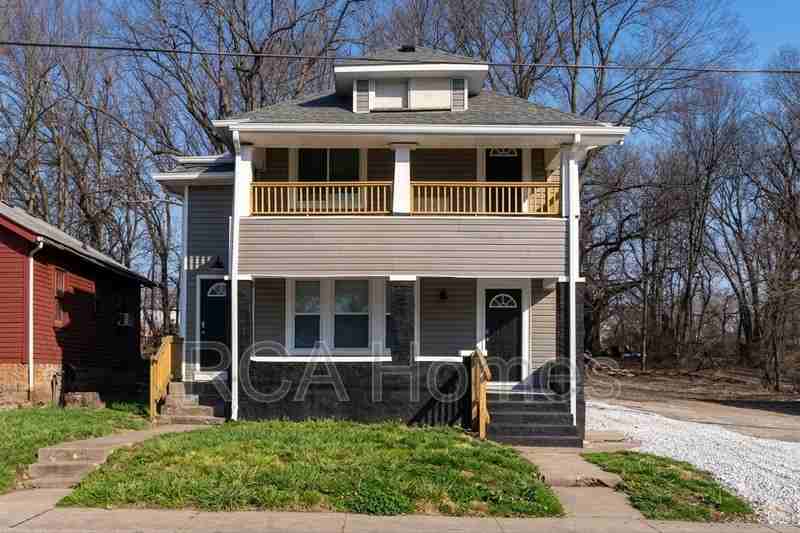 646 W 30th St - Photo 2 of 13