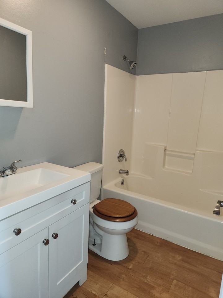 2514 W. 3rd - Photo 2 of 13