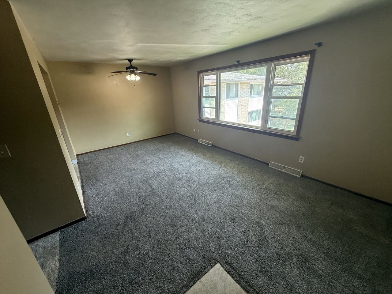 906 5th Avenue South - Photo 2 of 17
