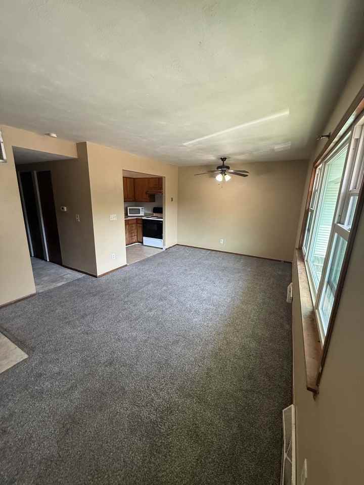 906 5th Avenue South - Photo 3 of 17