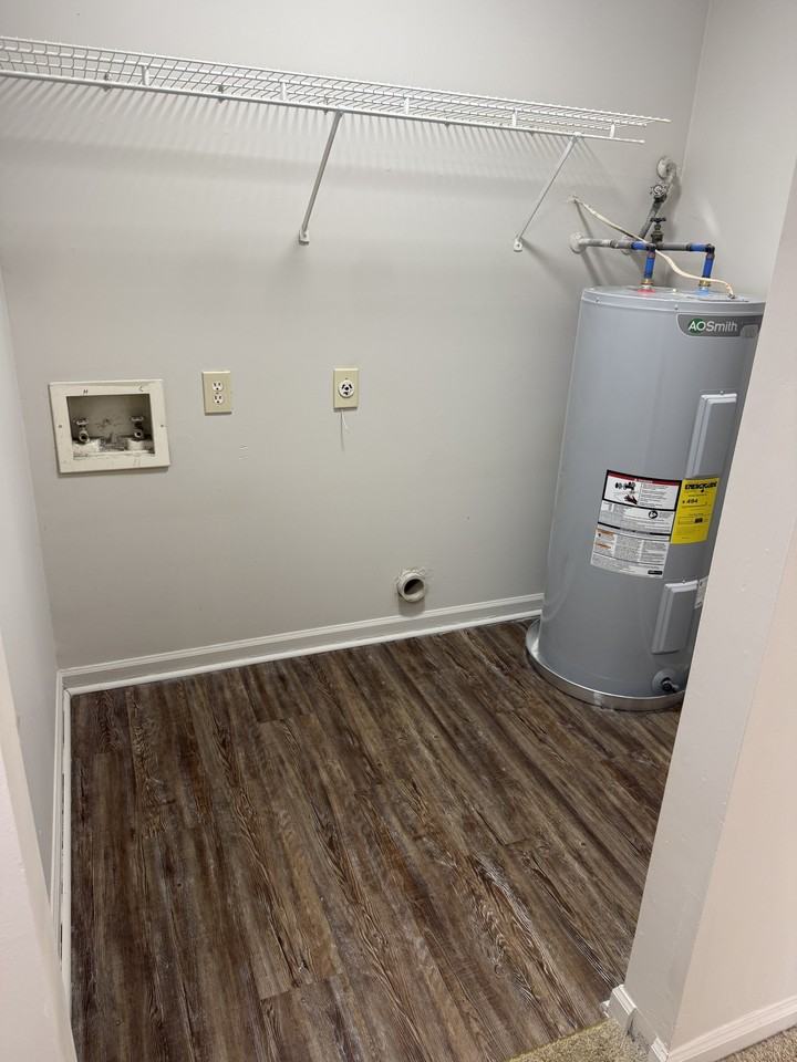 1703 Pineland Avenue - Photo 6 of 8