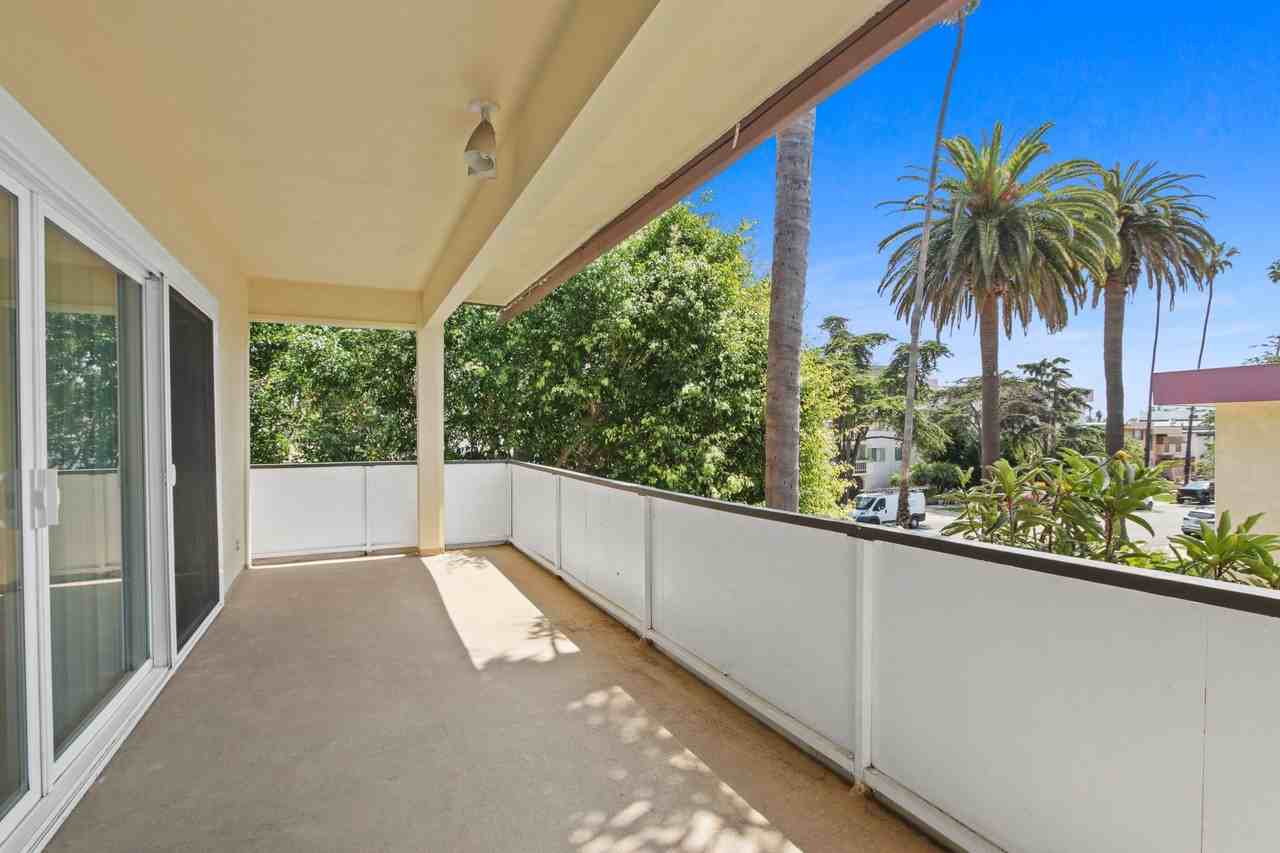 1002 12th St in Santa Monica - Photo 3 of 3