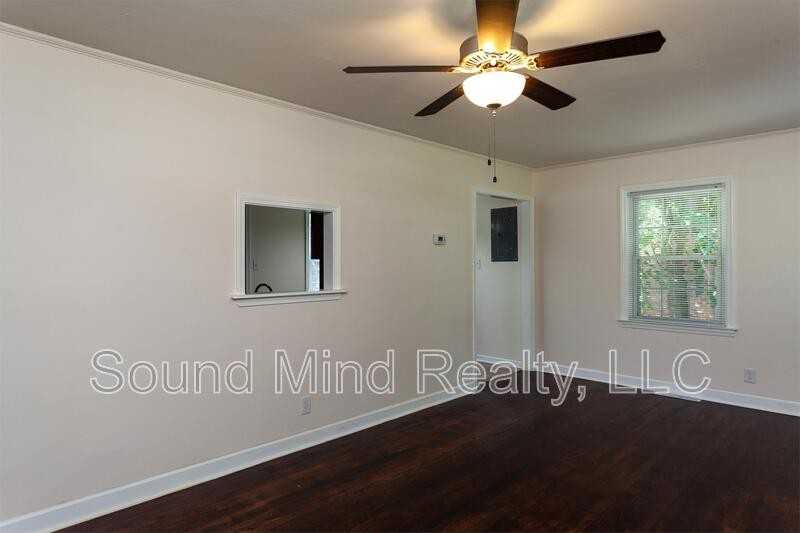 1708 Dallas St - Photo 4 of 25