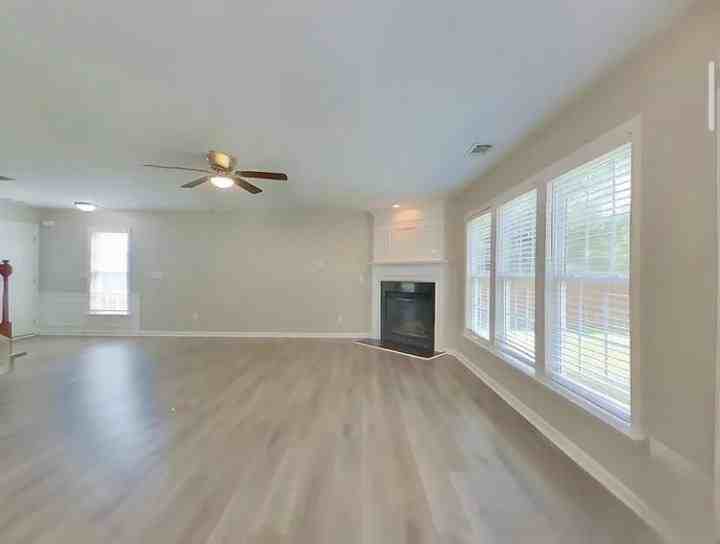3283 Saville Street Southwest - Photo 4 of 13