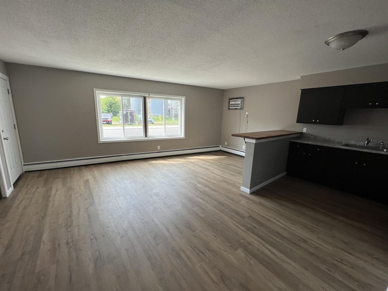 74 Birch Ave S - Photo 3 of 7