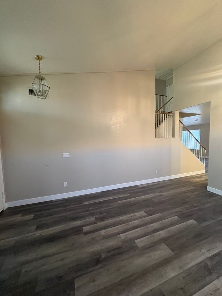1782 W Springfield Way - Photo 4 of 34