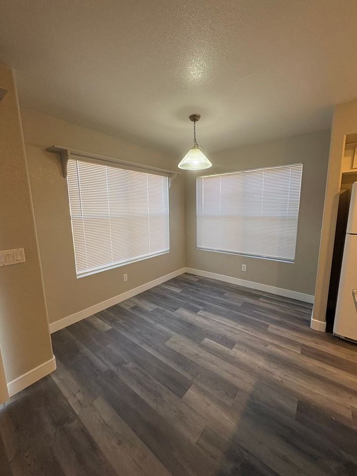 1782 W Springfield Way - Photo 7 of 34