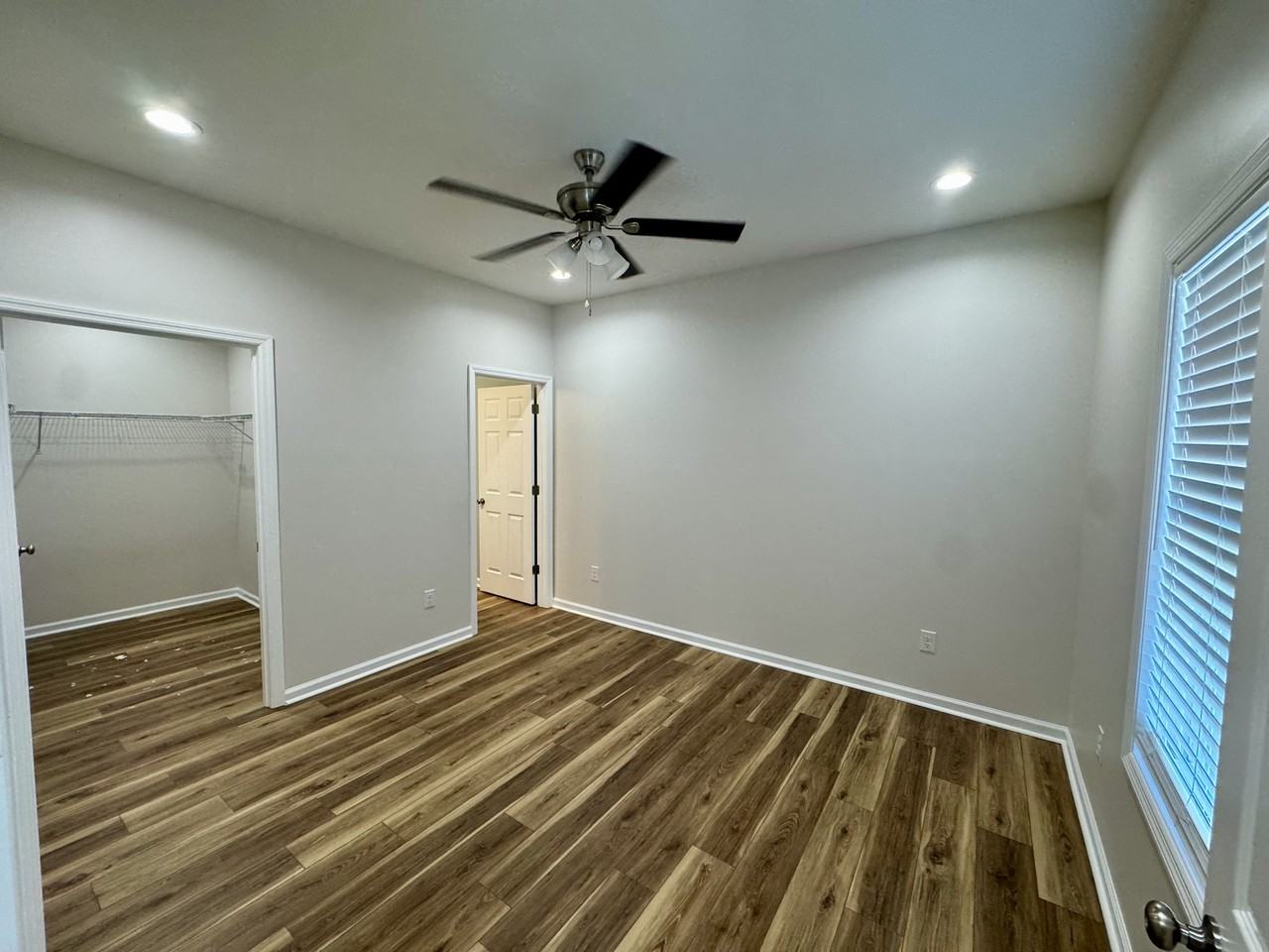 16592 Jamilynn Drive - Photo 3 of 10