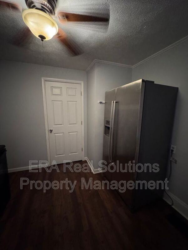 5015 Wesley Ave #1 - Photo 3 of 7