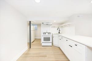 featured image of 4849 W Hutchinson St