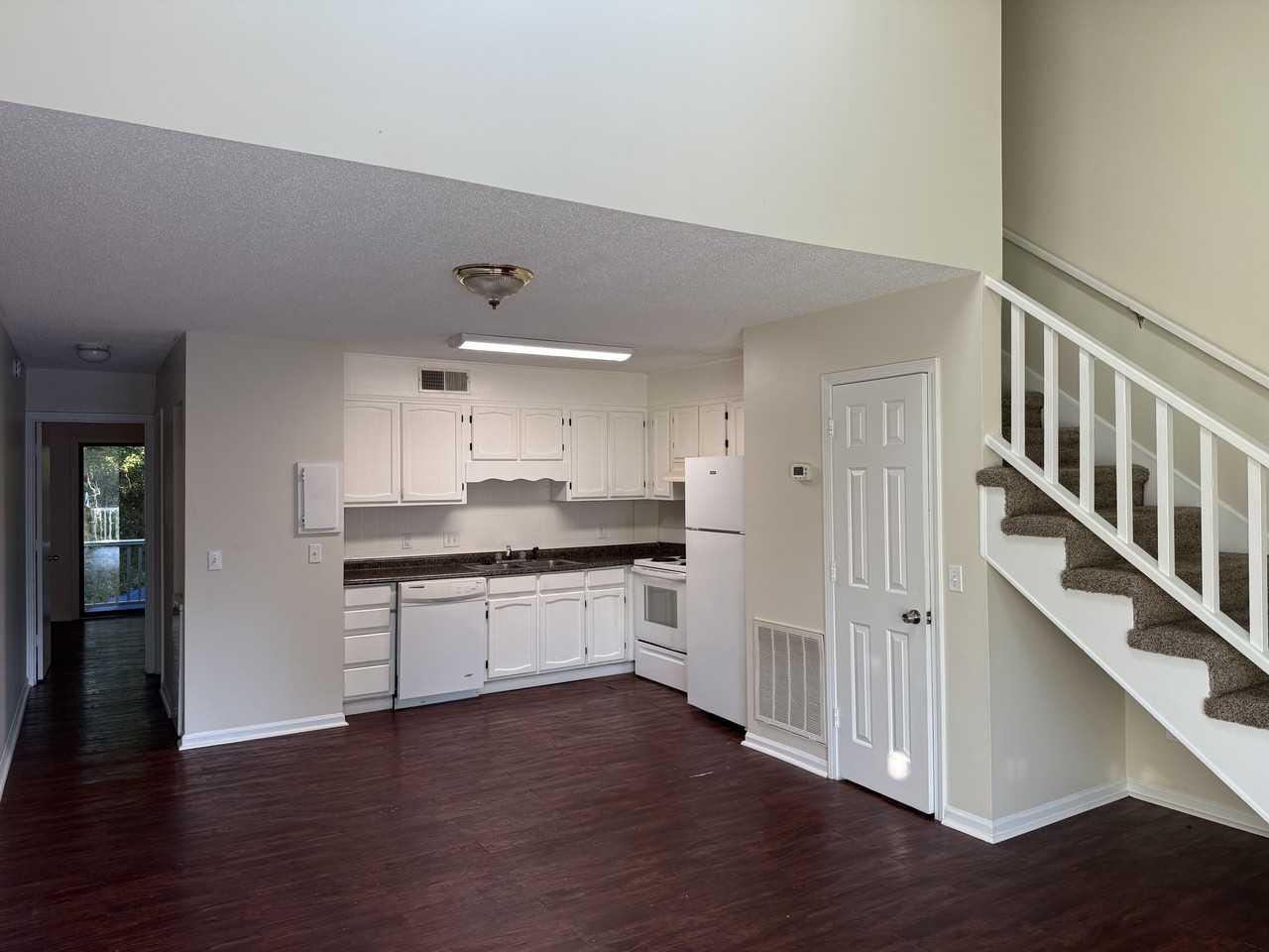 411 Cambridge Cir. - Photo 2 of 10