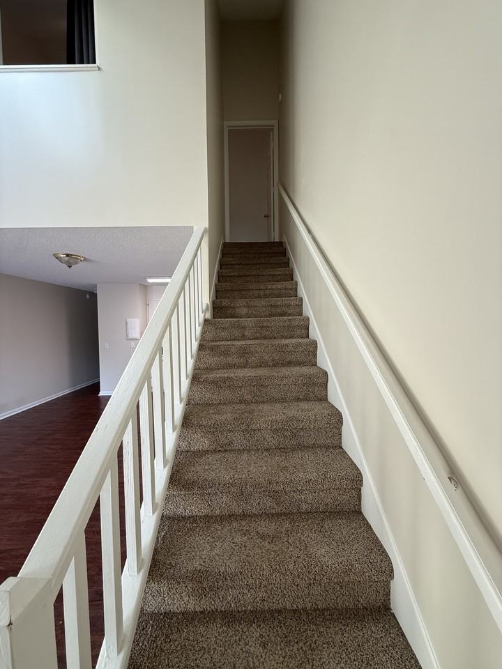 411 Cambridge Cir. - Photo 7 of 10
