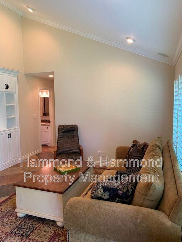 22741 Bassett St - Photo 4 of 23