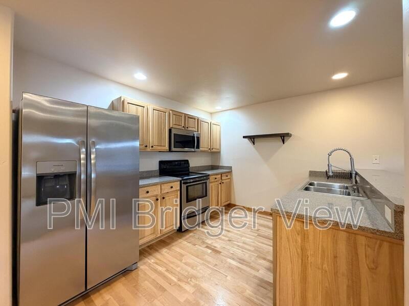 3147 Cattail St #B - Photo 3 of 21