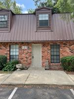 featured image of 125 Country Ln