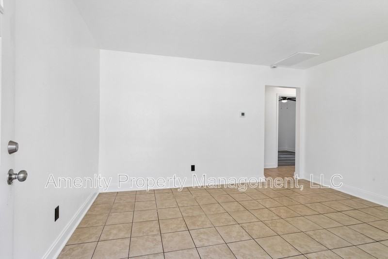 1028 Modoc Ave - Photo 5 of 22