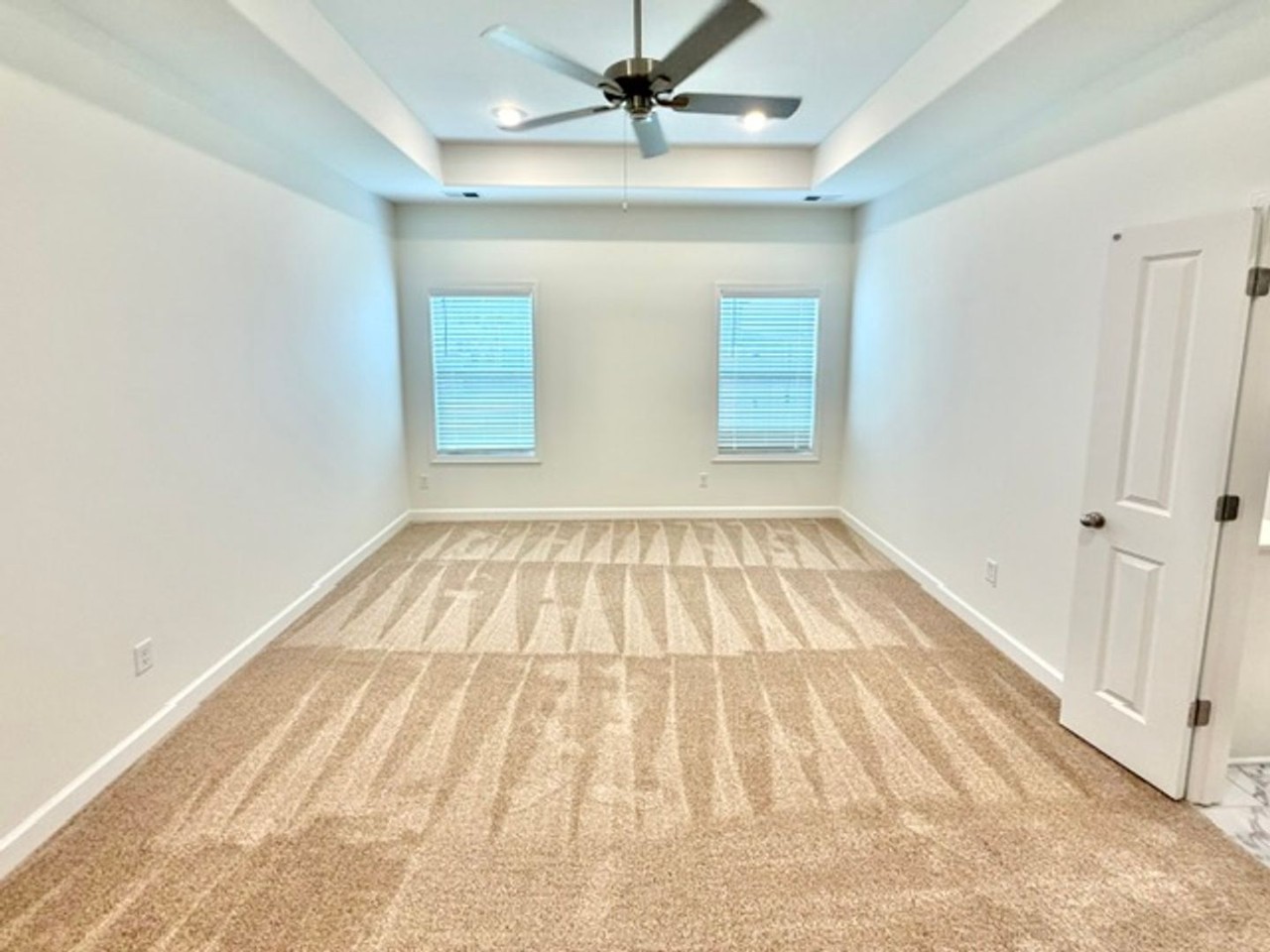 10 Hughetta St N - Photo 5 of 12
