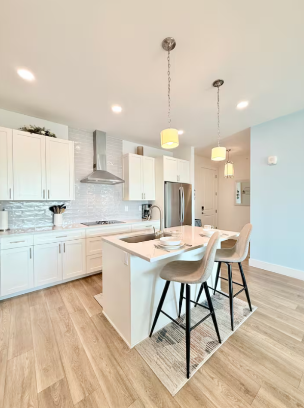 300 150th Ave - Photo 4 of 50
