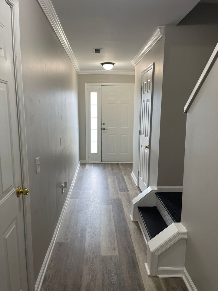 39 Lisa Dr - Photo 4 of 50