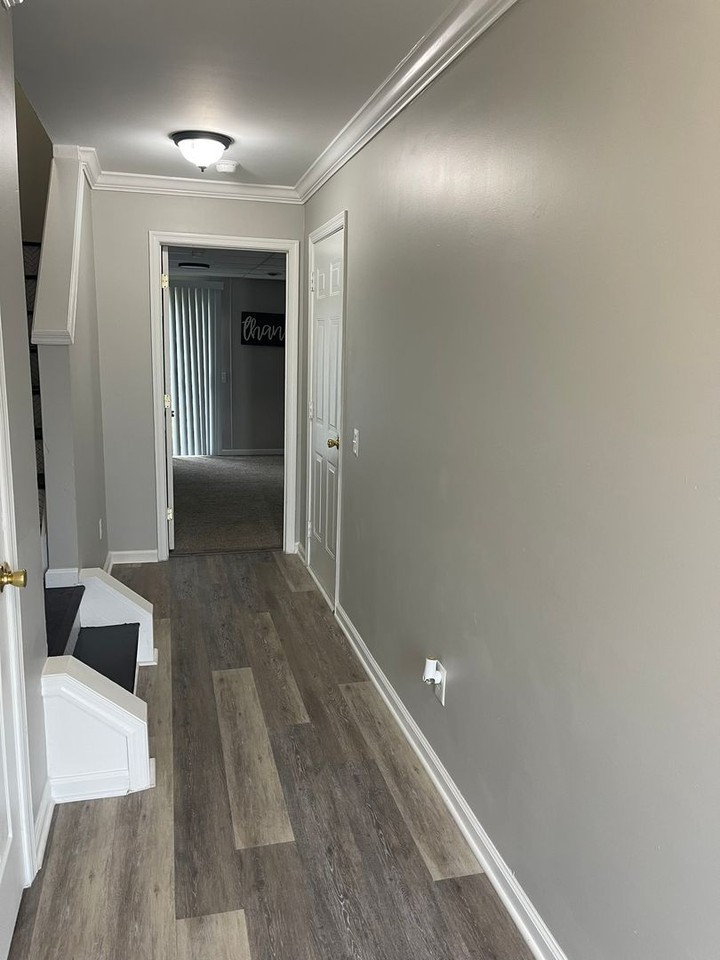 39 Lisa Dr - Photo 5 of 50