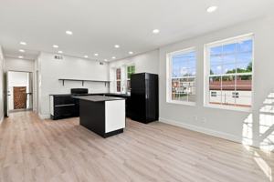 featured image of 740 W Vine St