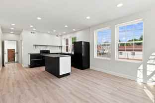 740 W Vine St - Photo 1 of 1