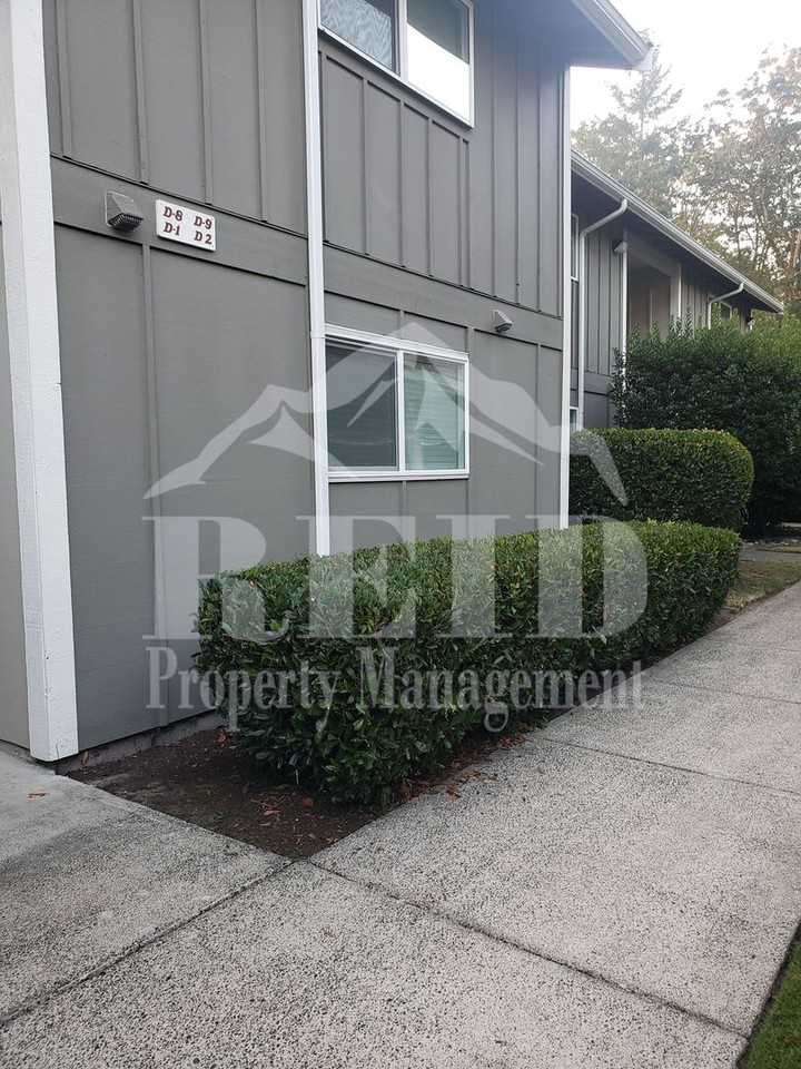 3206 Pine Rd - Photo 2 of 24