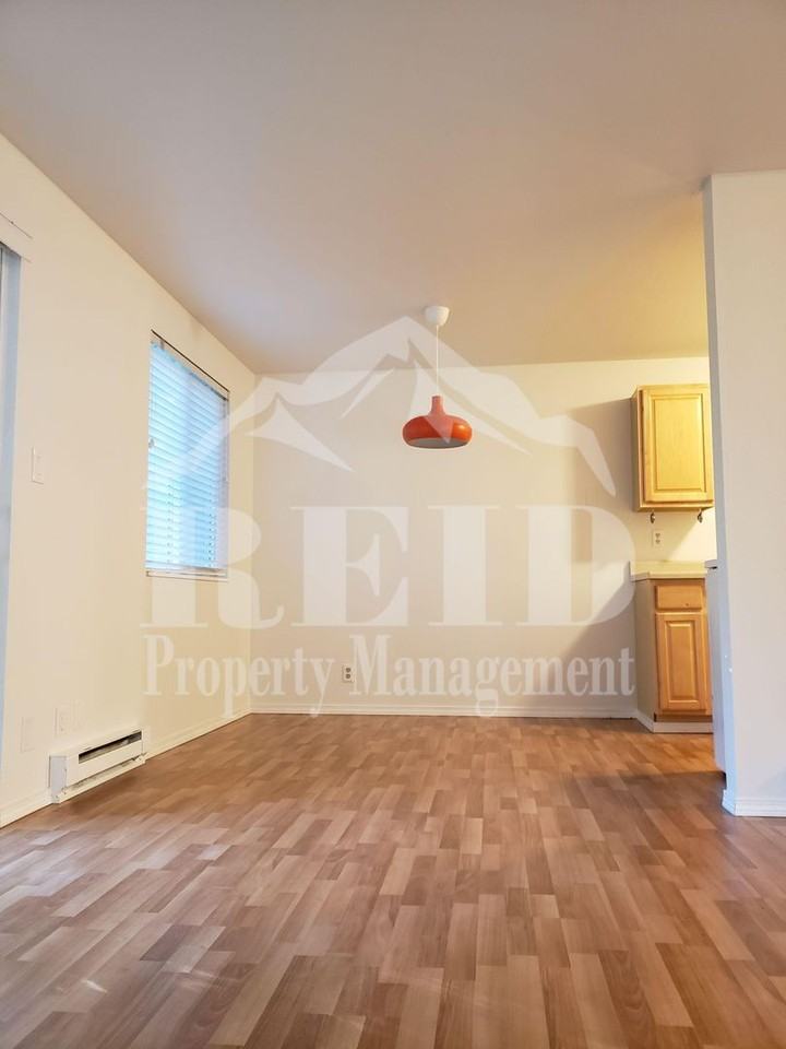 3206 Pine Rd - Photo 6 of 24