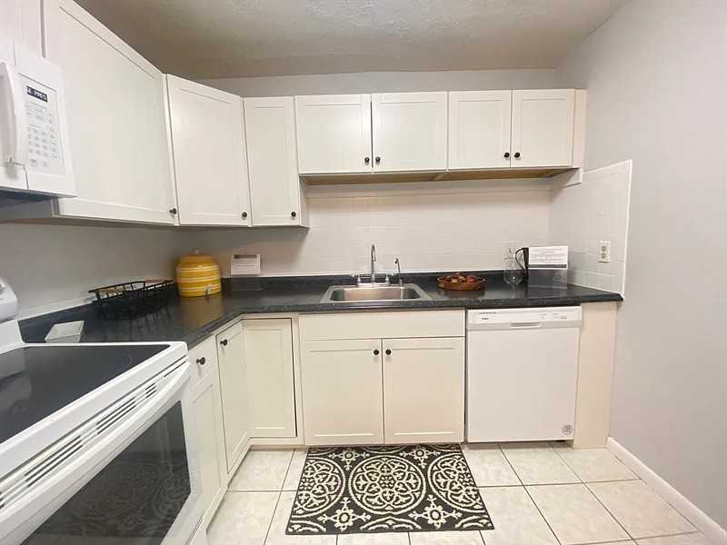 11 Weld St #14 - Photo 4 of 16