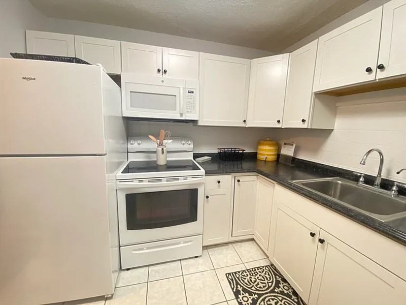 11 Weld St #14 - Photo 6 of 16