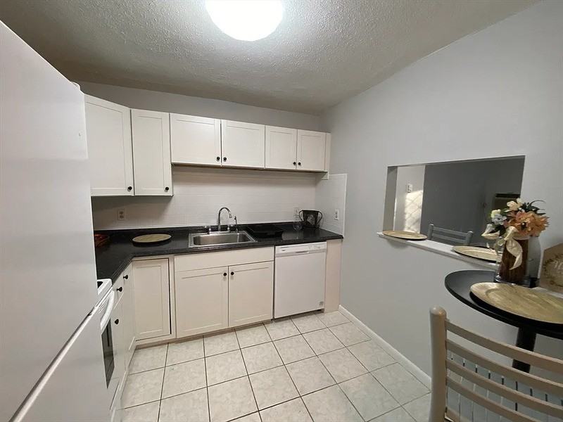 11 Weld St #14 - Photo 7 of 16