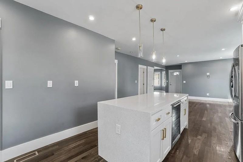 19 Harrison St #1 - Photo 2 of 17