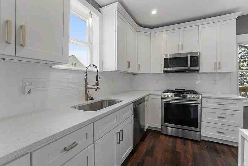 19 Harrison St #1 - Photo 3 of 17