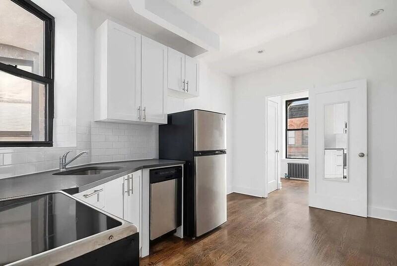 59 E 7th St #18 - Photo 3 of 6