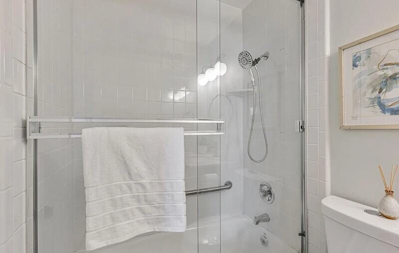 1734 Bay St #103 - Photo 3 of 4