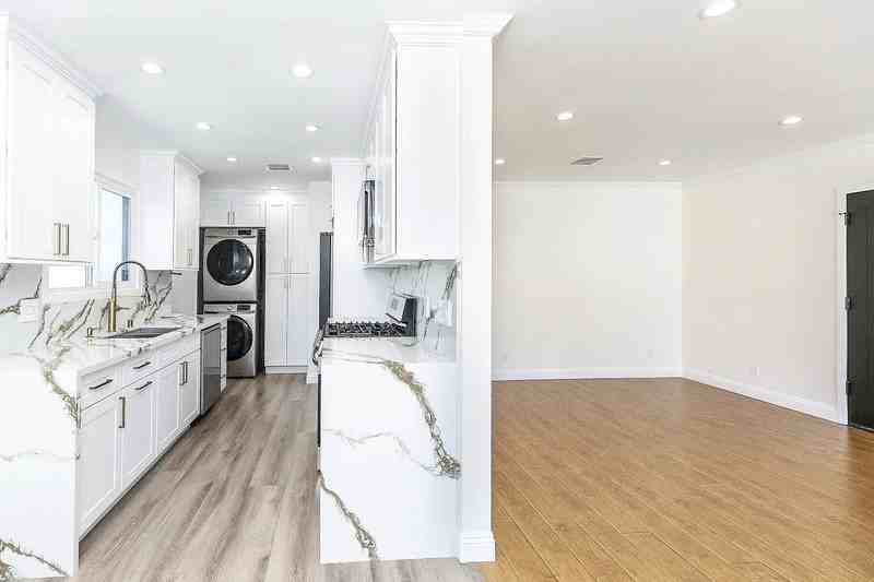 826 Highland Ave - Photo 2 of 17