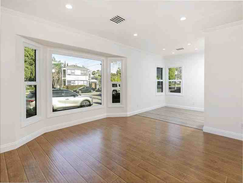 826 Highland Ave - Photo 5 of 17