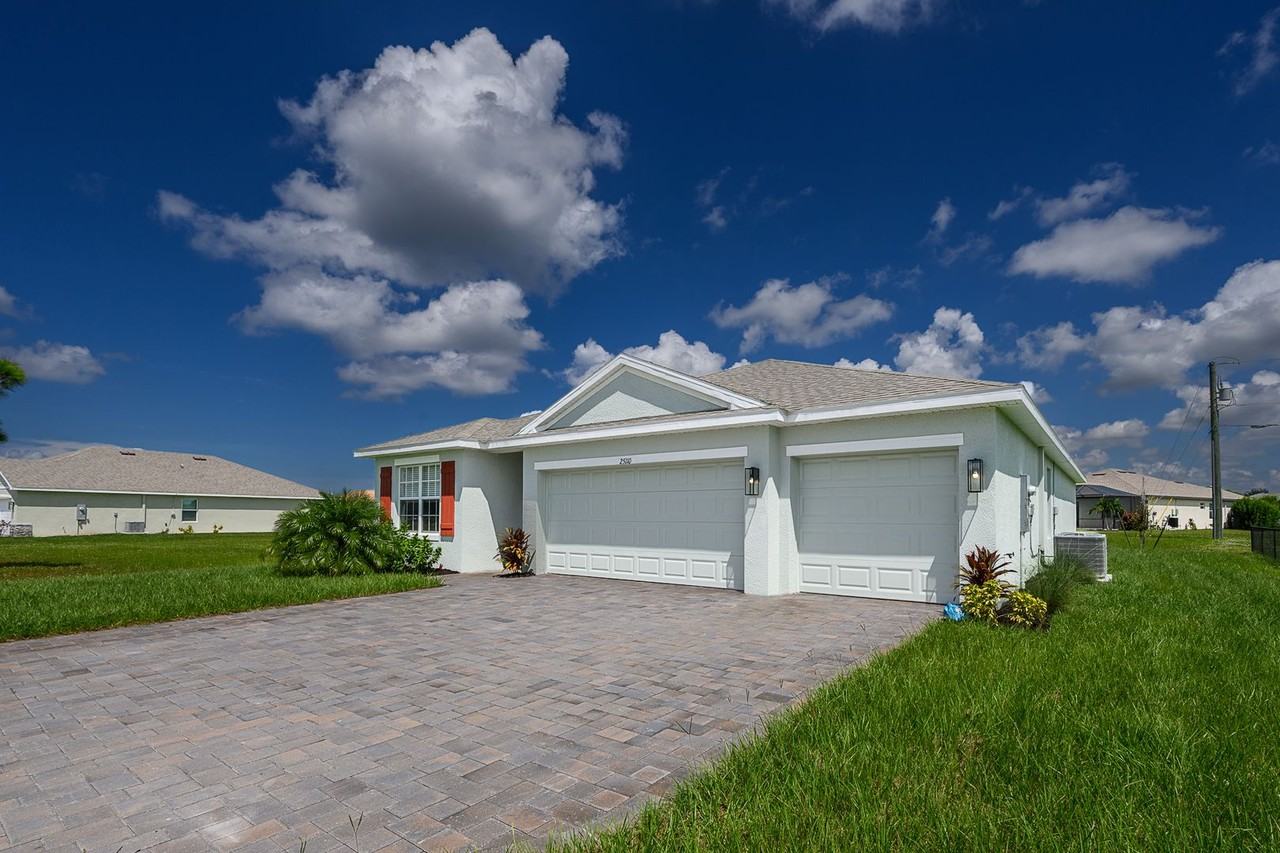 25110 Alcazar Dr - Photo 2 of 50