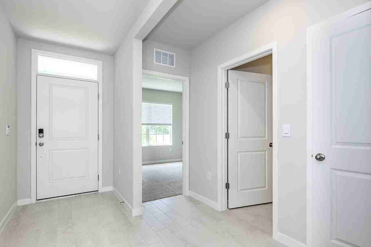 25110 Alcazar Dr - Photo 4 of 50