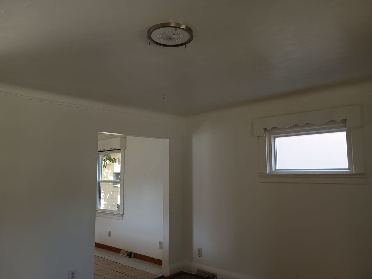 1012 Kelsey Ave - Photo 2 of 9