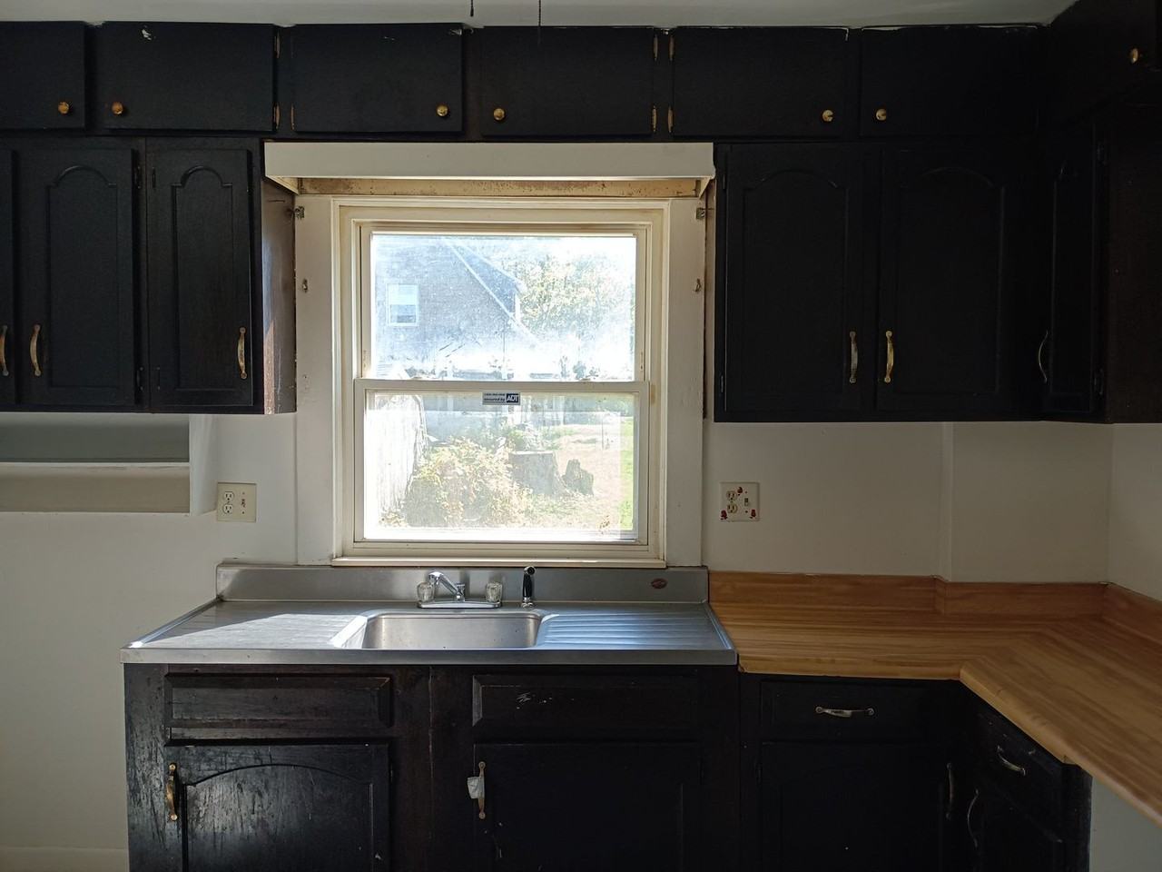 1012 Kelsey Ave - Photo 5 of 9