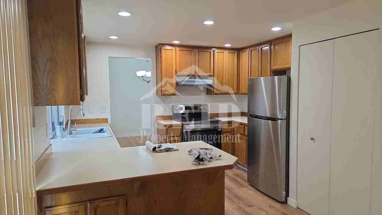 10242 Ashley Cir Nw - Photo 6 of 33