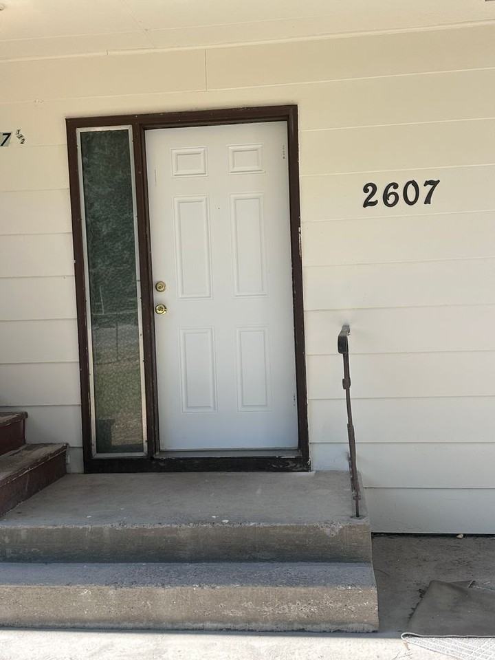 2607 S 2nd Ave - Photo 2 of 13