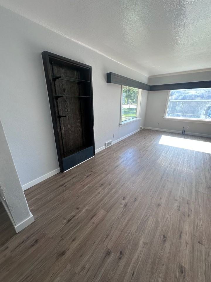 2607 S 2nd Ave - Photo 3 of 13