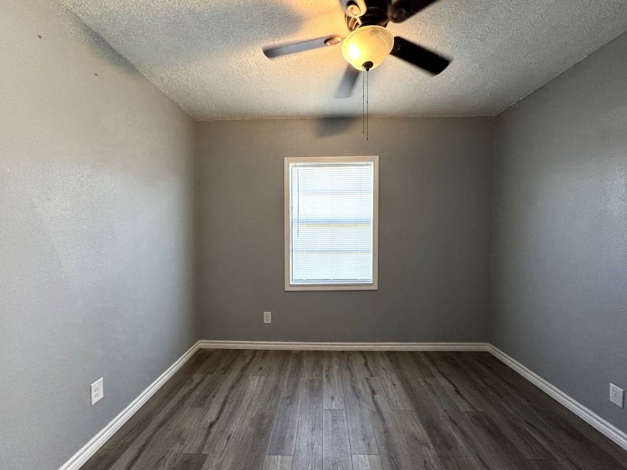 1706 4th St - Photo 6 of 14