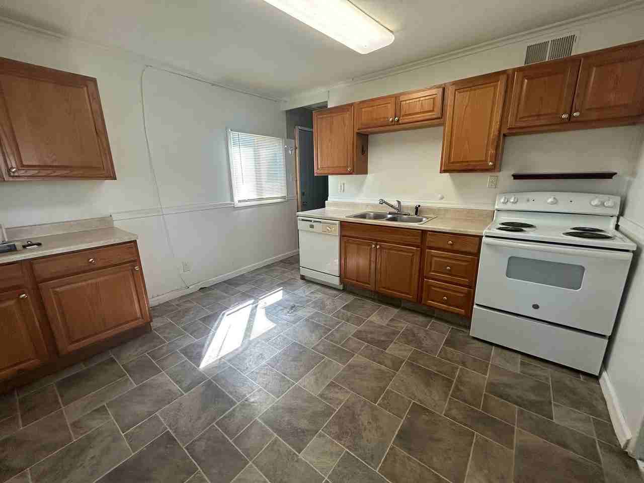 421 N 35th St - Photo 6 of 12